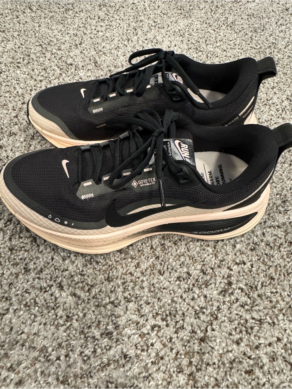 Nike Women's Black and light light pink Running Shoes with Gore‑Tex